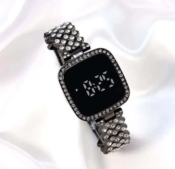 Women's Battery Operated, Water Resitant Watch 1